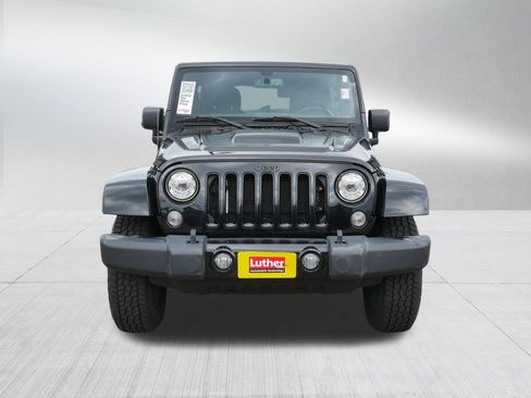 Used 2018 Jeep Wrangler Unlimited Sahara AWD/4WD image 2