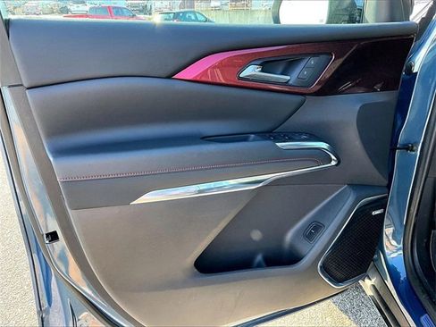 Used 2024 Chevrolet Traverse Z71 w/ Enhanced Driving Package image 9