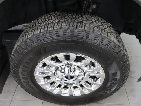 Used 2020 Ford F350 XLT w/ XLT Premium Package image 3