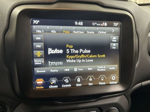 Certified 2022 Jeep Renegade Latitude w/ Convenience Group image 14