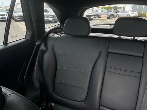 Used 2024 Mercedes-Benz GLC 300 4MATIC image 39
