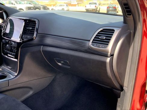 Used 2022 Jeep Grand Cherokee Laredo X image 19