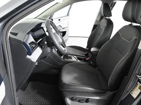 Used 2023 Volkswagen Taos SE FWD image 17
