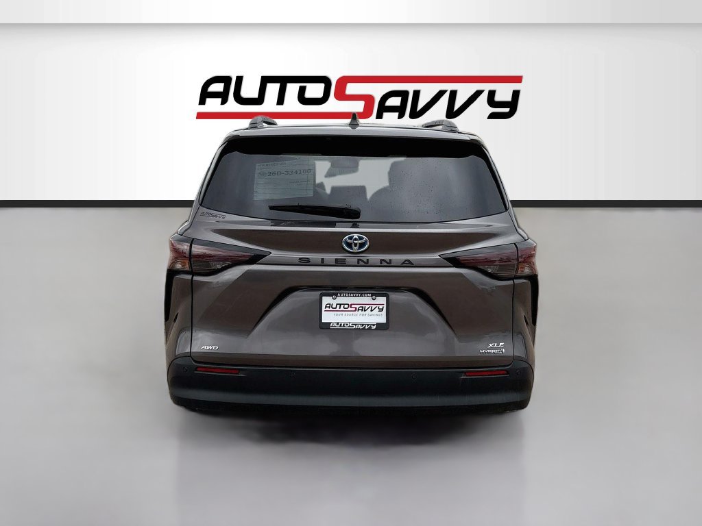 Used 2023 Toyota Sienna XLE w/ XLE Plus Package AWD/4WD image 6
