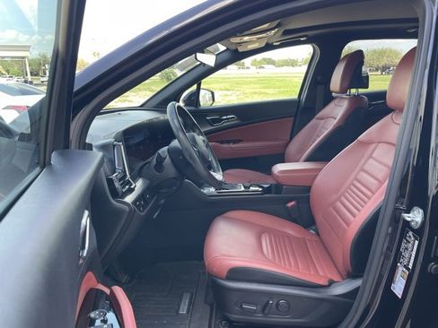 Used 2024 Kia Sportage SX image 13