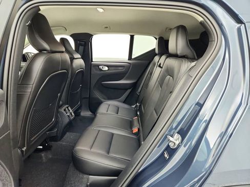 New 2026 Volvo XC40 B5 Core w/ Climate Package image 23