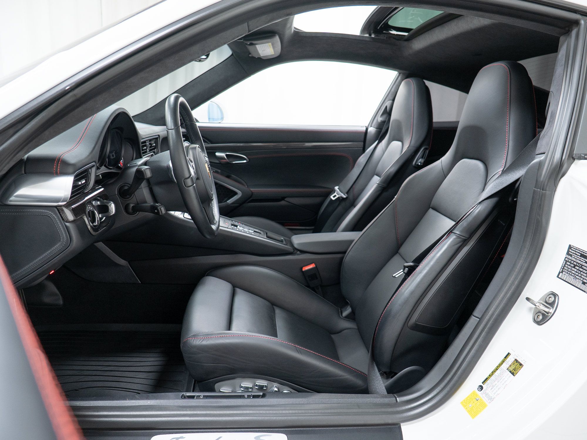 Certified 2014 Porsche 911 Turbo S AWD/4WD image 20