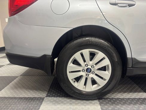 Used 2017 Subaru Outback 2.5i Premium AWD/4WD image 7