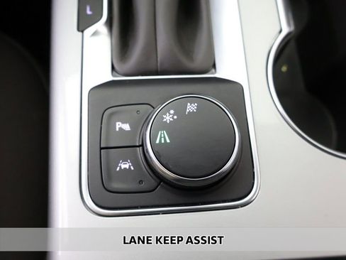 Used 2021 Chevrolet Blazer LT FWD image 3