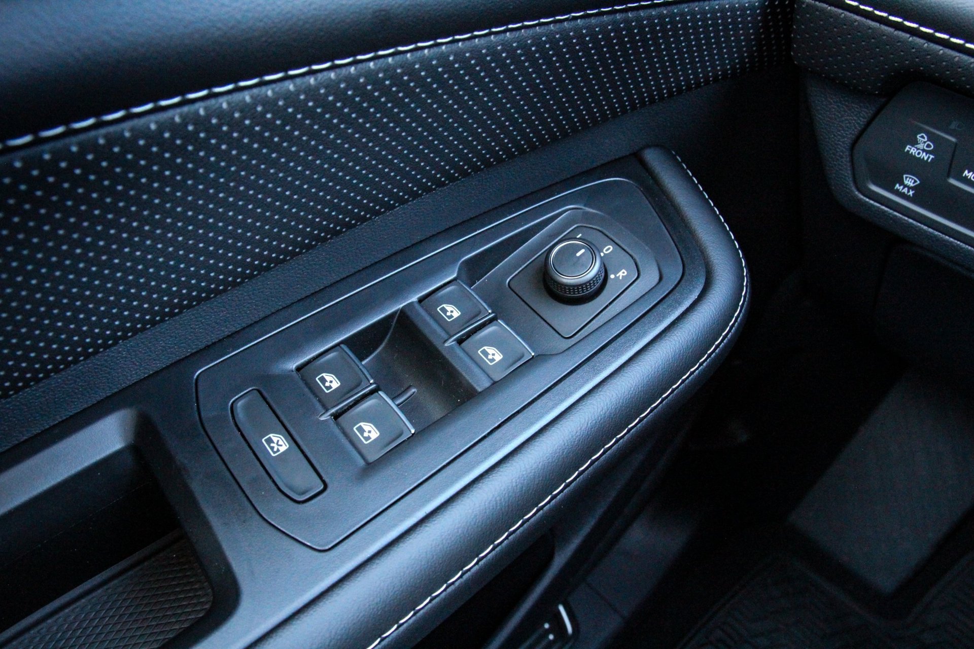 Certified 2026 Volkswagen Atlas SE FWD image 14