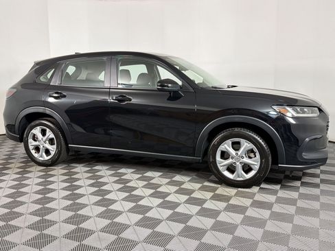 Used 2023 Honda HR-V LX image 5