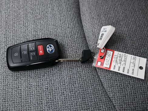 Used 2021 Toyota Sienna LE FWD image 23