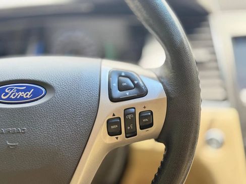Used 2017 Ford Taurus SEL w/ Equipment Group 201A AWD/4WD image 23