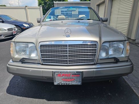 Used 1994 Mercedes-Benz E 320 Convertible image 2