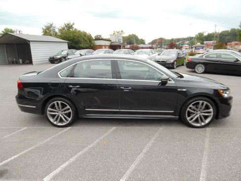 Used 2017 Volkswagen Passat 1.8T R-Line FWD image 7
