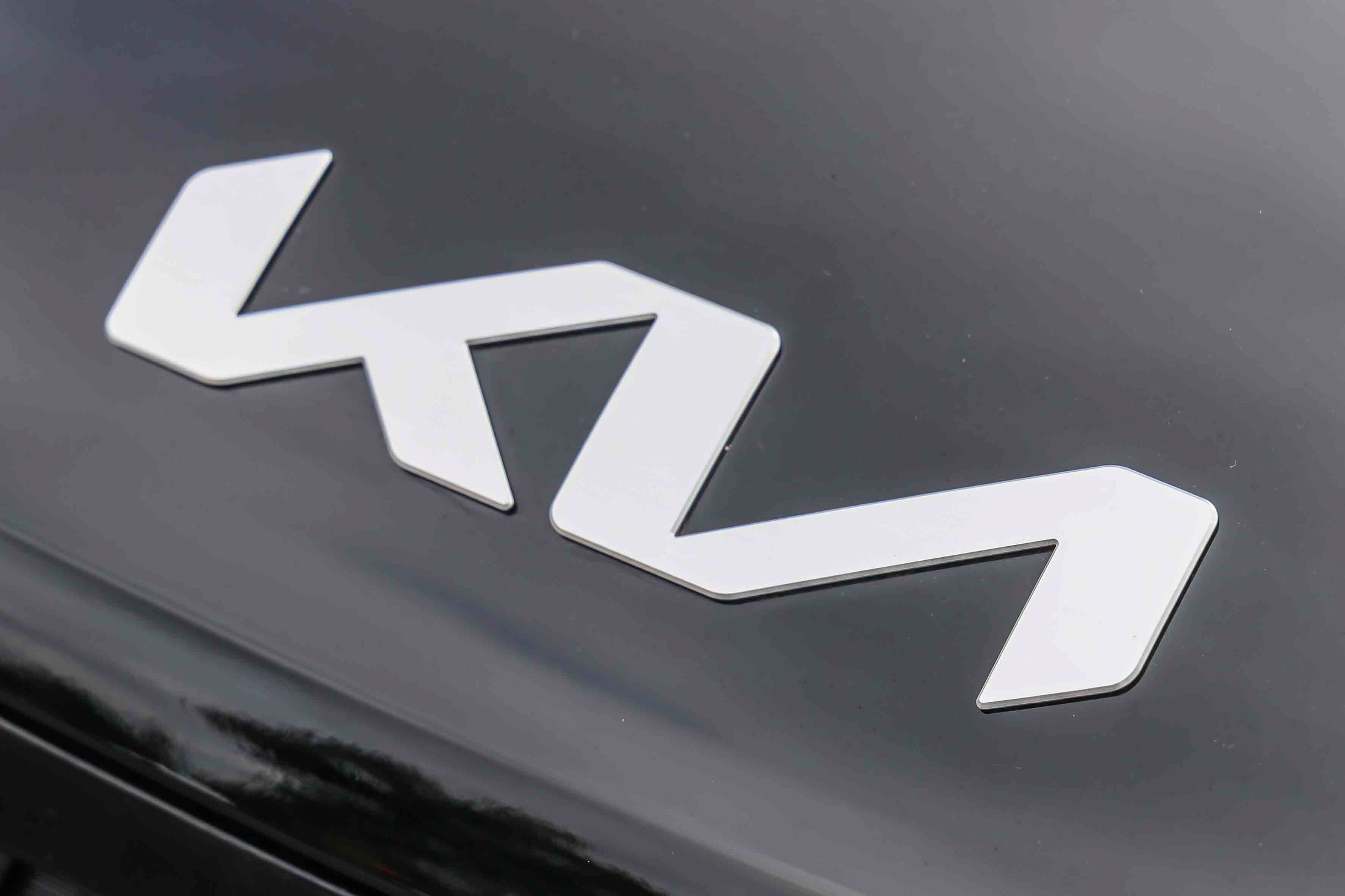 Used 2026 Kia Carnival FWD image 32
