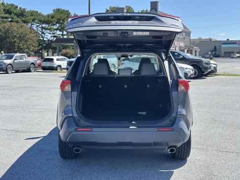 Used 2020 Toyota RAV4 XLE Premium FWD image 14
