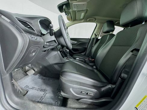 Used 2022 Buick Encore Preferred w/ Safety Package image 15