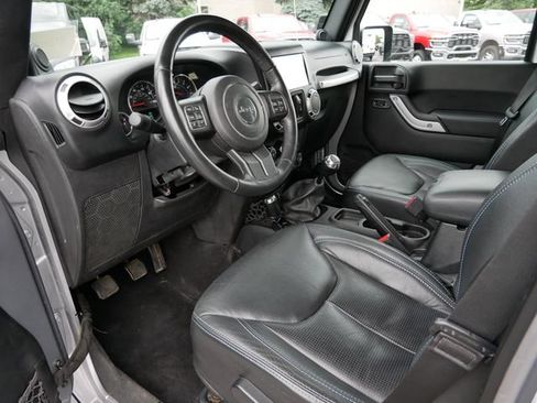 Used 2013 Jeep Wrangler Unlimited Sahara w/ Dual Top Group AWD/4WD image 13