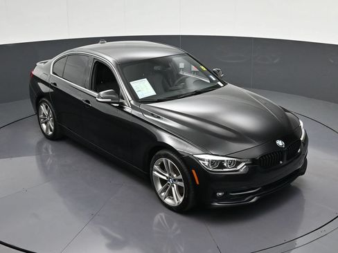 Used 2018 BMW 330i Sedan RWD image 24