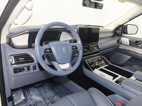 Used 2023 Lincoln Navigator Black Label image 29