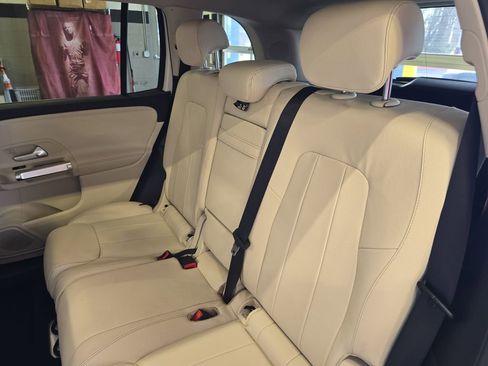 Used 2021 Mercedes-Benz GLB 250 image 17