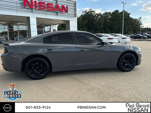 Used 2023 Dodge Charger SXT RWD image 7