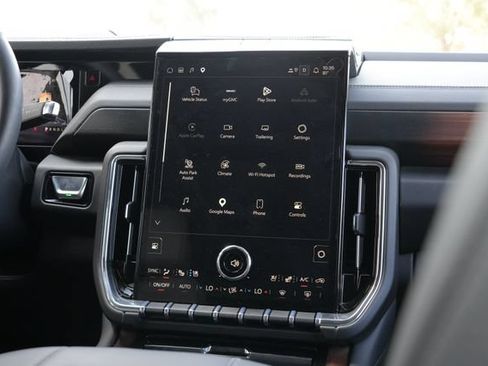 Used 2026 GMC Yukon Denali w/ Sun & Power Step Package RWD image 22