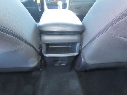 Used 2020 Toyota RAV4 LE FWD image 21
