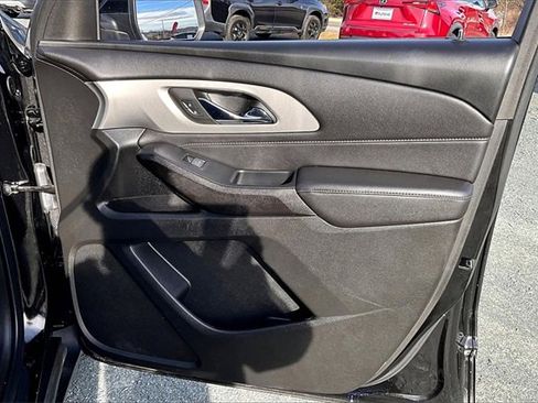 Used 2023 Chevrolet Traverse LT image 21