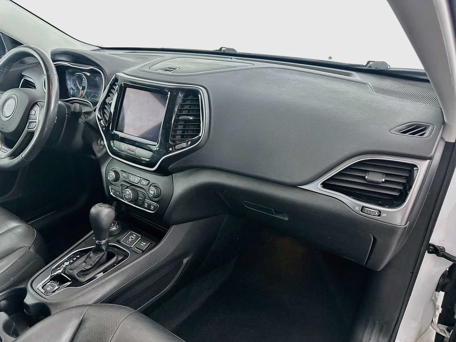 Used 2019 Jeep Cherokee Limited AWD/4WD image 27