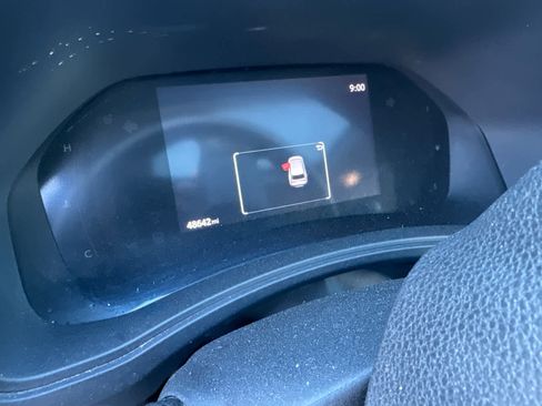 Used 2024 Toyota Grand Highlander XLE image 2