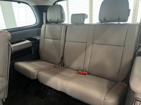 Used 2017 Toyota Sequoia Limited w/ Safety & Convenience Package AWD/4WD image 38