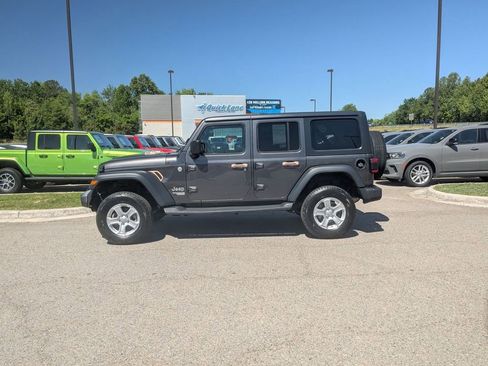 Used 2019 Jeep Wrangler Unlimited Sport S AWD/4WD image 2
