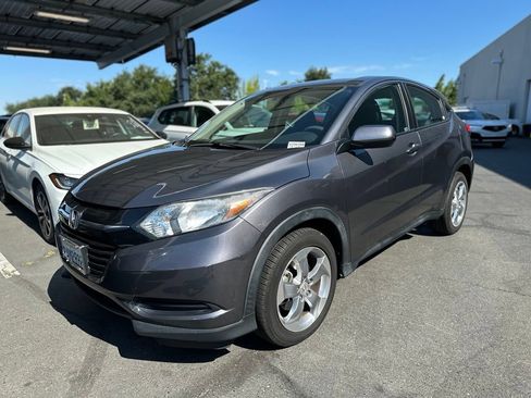 Used 2018 Honda HR-V LX image 2