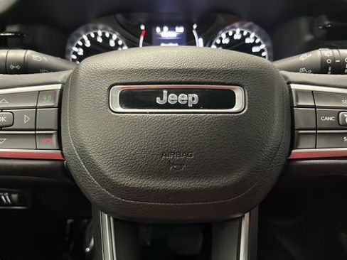 Used 2022 Jeep Compass Altitude w/ Sun and Sound Group AWD/4WD image 16