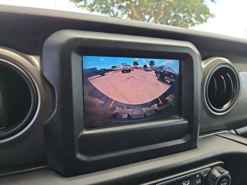 Used 2023 Jeep Wrangler Unlimited Sport AWD/4WD image 13