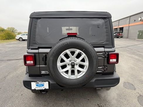 Used 2023 Jeep Wrangler Sport S image 5