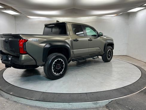 Used 2025 Toyota Tacoma TRD Off-Road w/ TRD Off Road Premium Package image 6