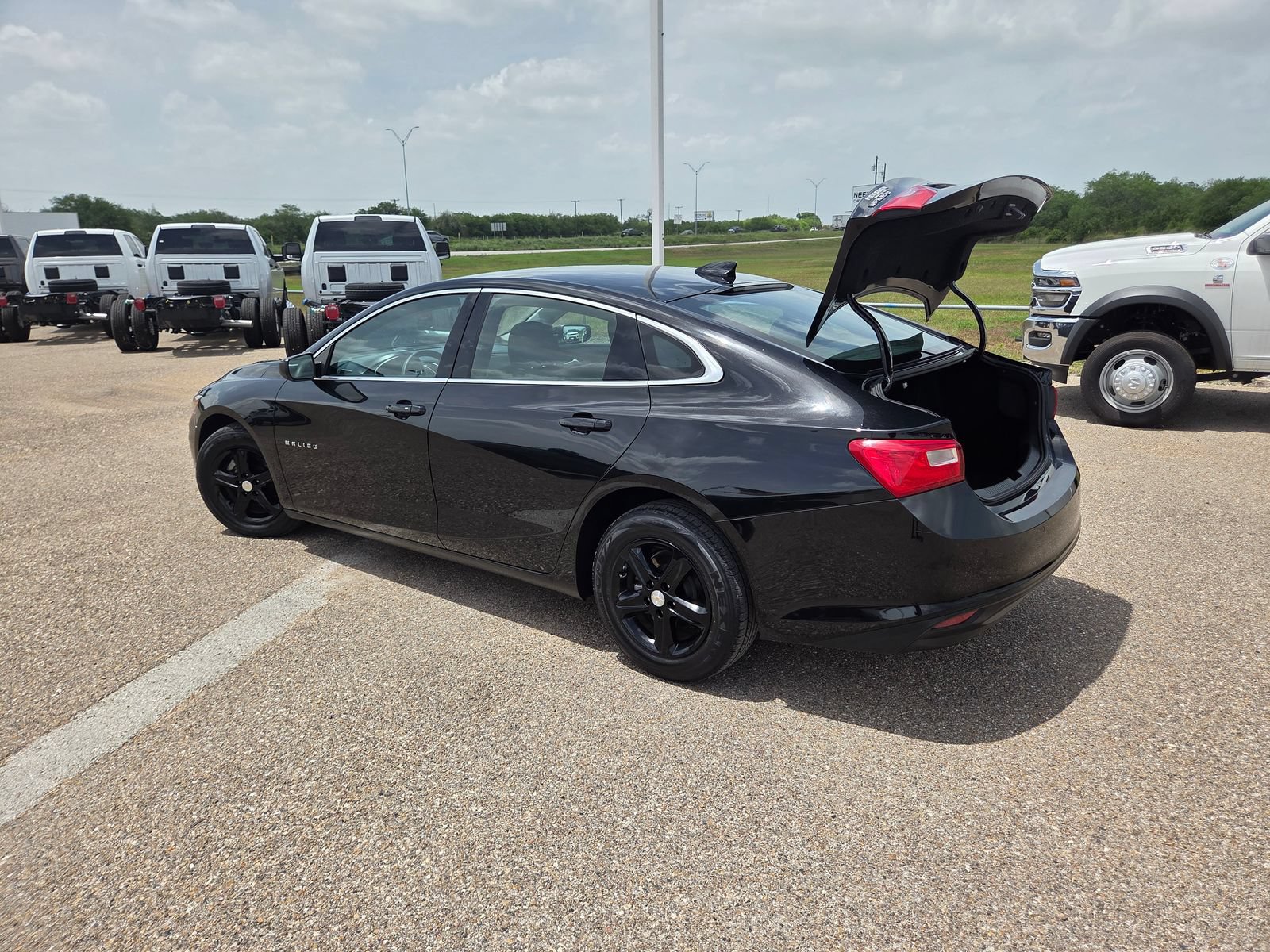 Used 2024 Chevrolet Malibu LT FWD image 25