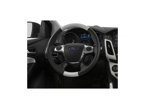Used 2014 Ford Focus SE w/ SE Winter Package FWD image 6