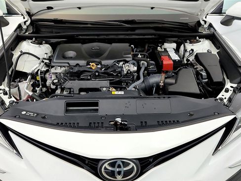 Used 2022 Toyota Camry LE w/ Carpet Mat Package (TMS) image 15