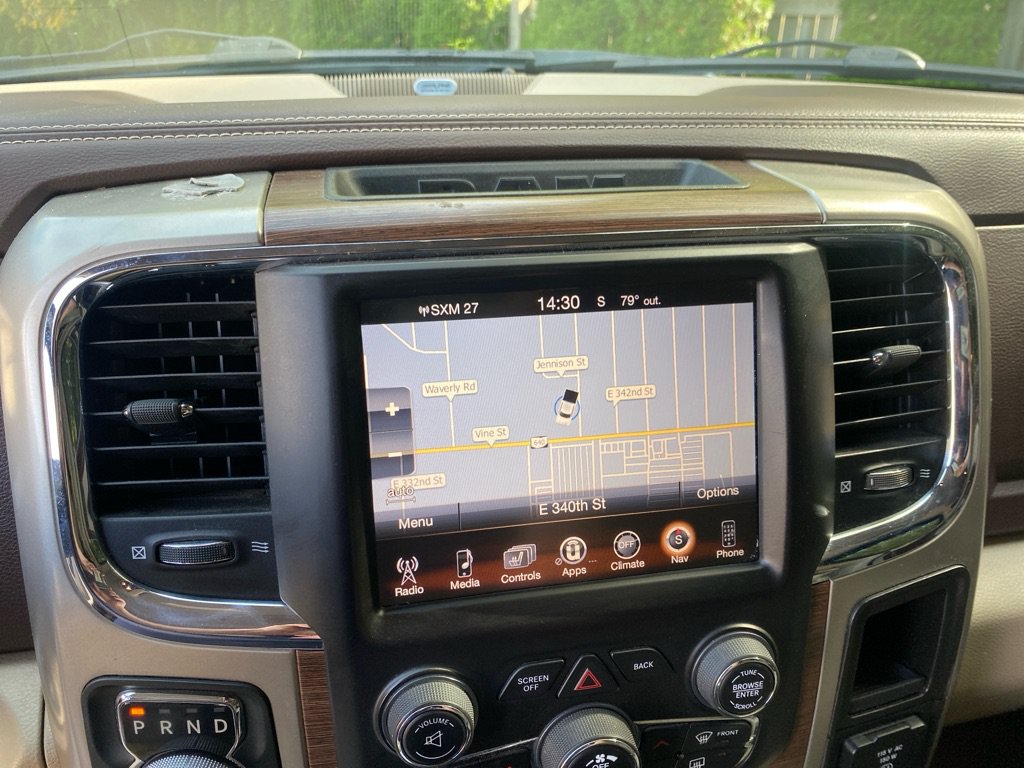 Used 2015 RAM 1500 Laramie w/ Convenience Group AWD/4WD image 16