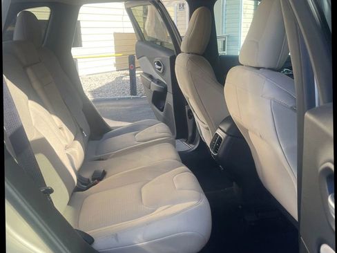 Used 2015 Jeep Cherokee Latitude image 8