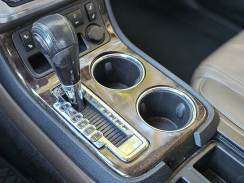 Used 2014 GMC Acadia SLT image 24