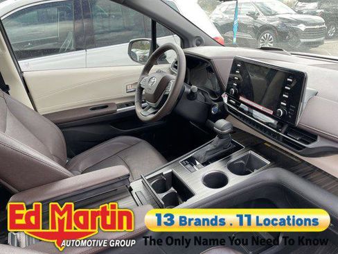 Certified 2024 Toyota Sienna Platinum AWD/4WD image 1