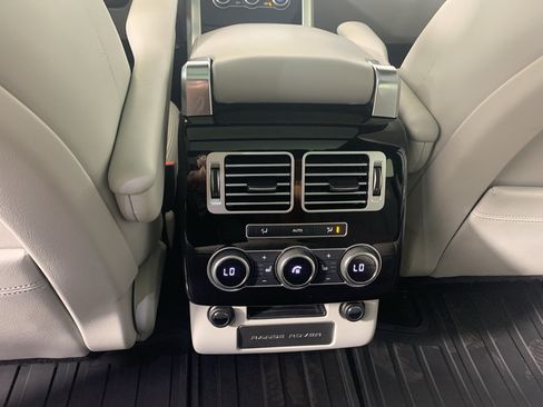 Used 2017 Land Rover Range Rover Supercharged AWD/4WD image 32