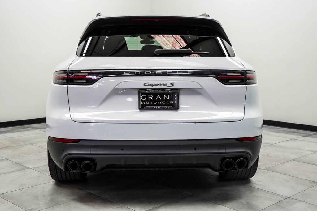 Used 2022 Porsche Cayenne S Platinum AWD/4WD image 11