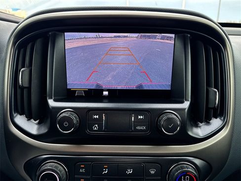 Used 2021 Chevrolet Colorado Z71 w/ Safety Package image 17