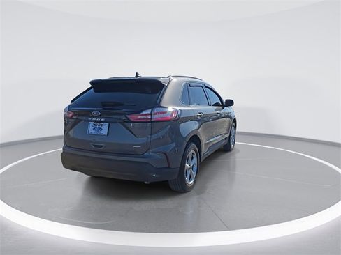Used 2024 Ford Edge SE image 8